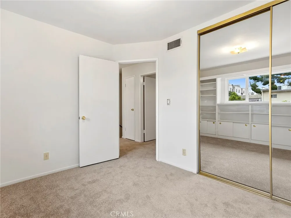 11138 Aqua Vista Street #18 Studio City, CA 91602