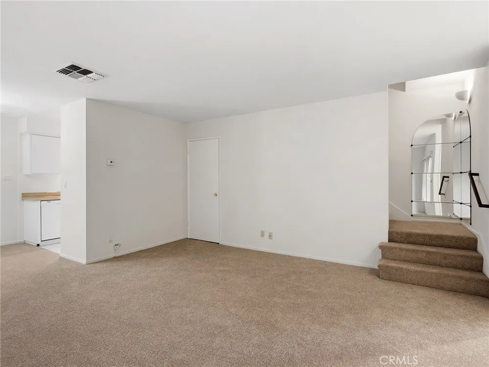 11138 Aqua Vista Street #18 Studio City, CA 91602