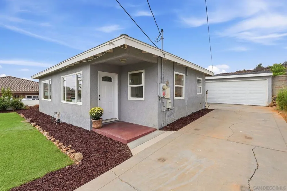 3814 Rojo Tierra La Mesa, CA 91941