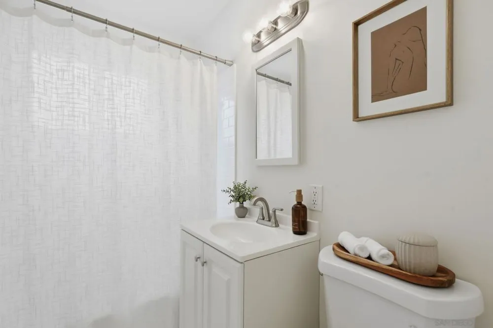 3814 Rojo Tierra La Mesa, CA 91941
