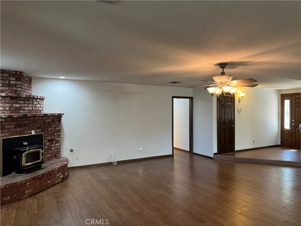 5837 W Avenue M2 Quartz Hill, CA 93536