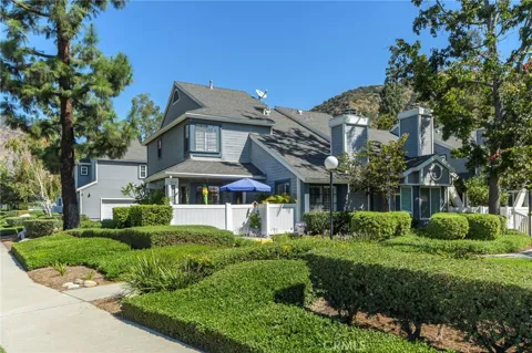 338 Monroe Ct