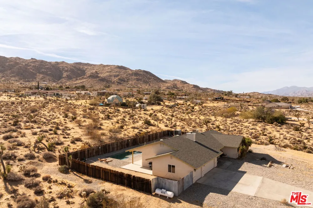 60789 Pueblo Trail Joshua Tree, CA 92252