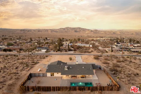 60789 Pueblo Trail