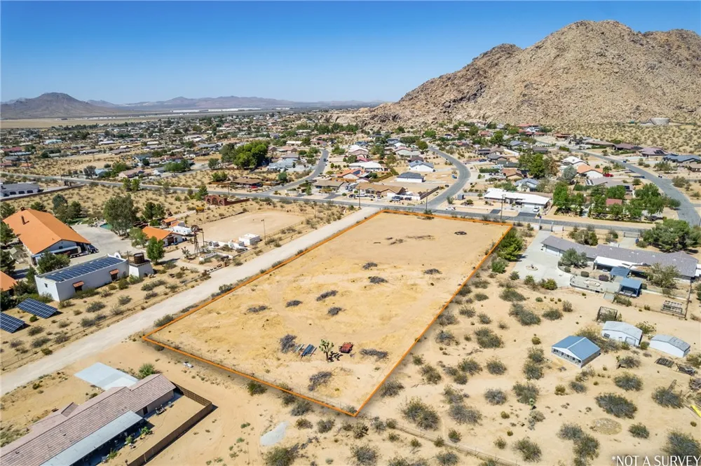 23595 Waalew Road Apple Valley, CA 92307