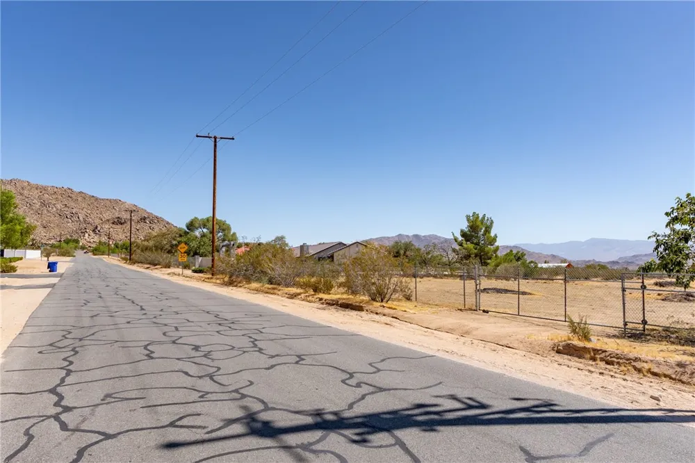 23595 Waalew Road Apple Valley, CA 92307