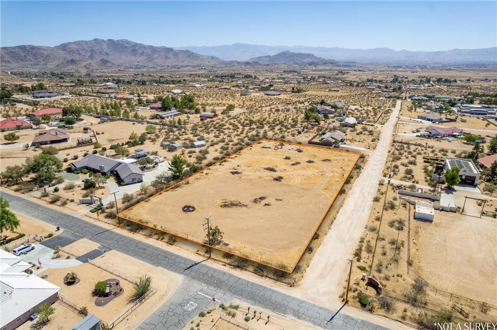23595 Waalew Road Apple Valley, CA 92307