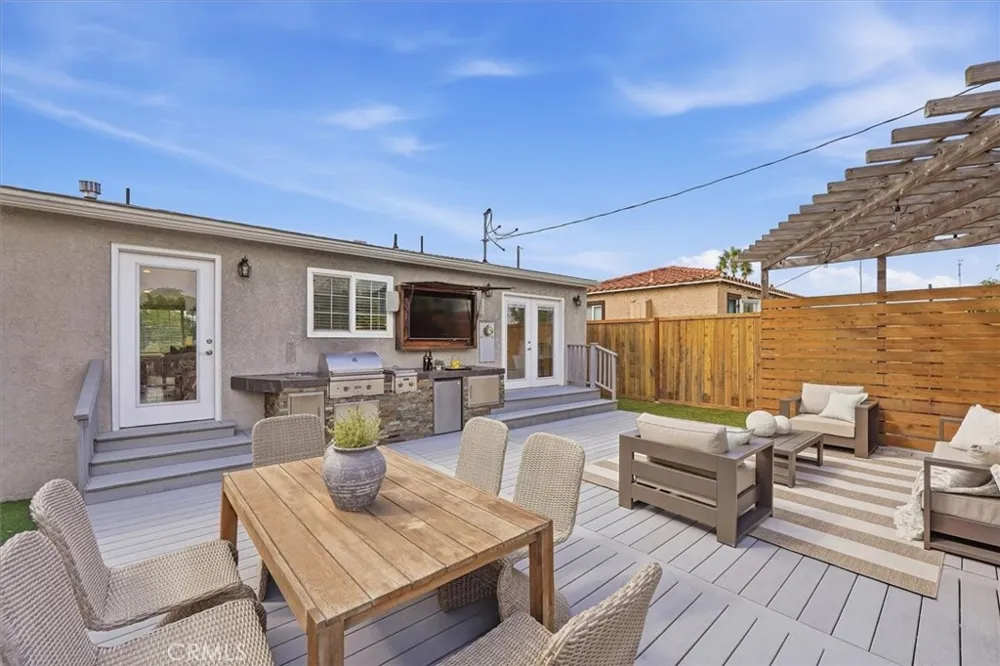 1139 23rd Manhattan Beach, CA 90266