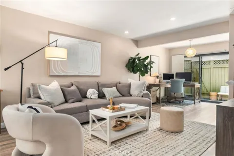 14 Surfside Ct Court