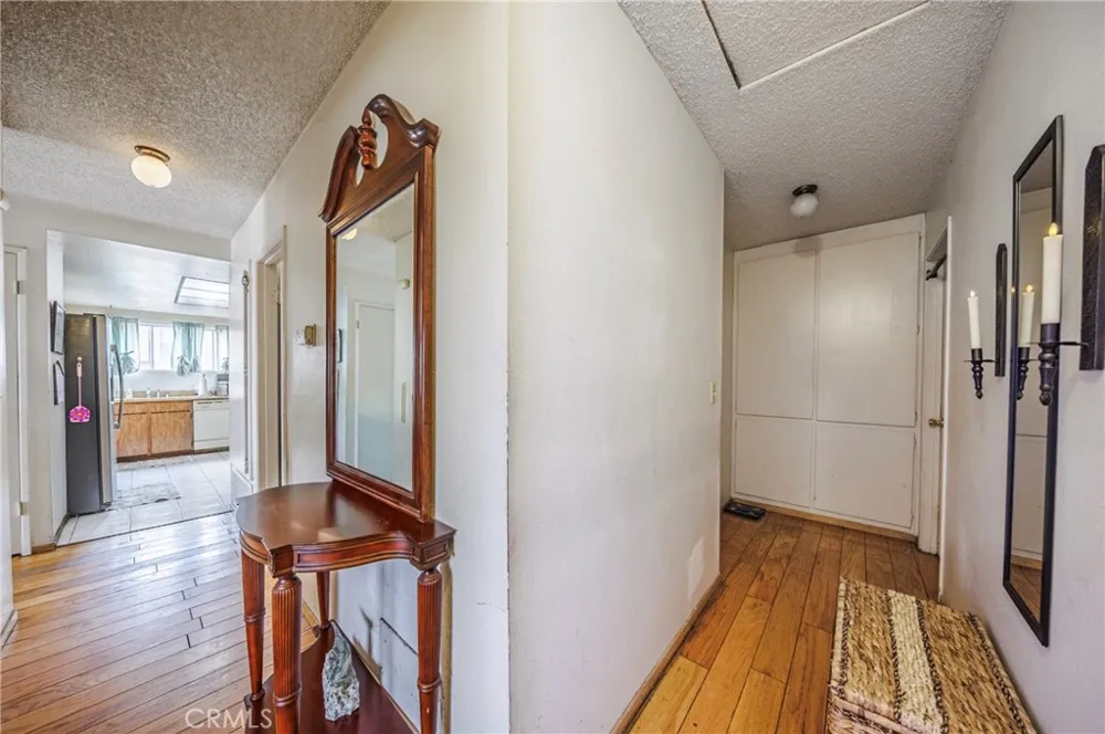 11332 Strathern Sun Valley, CA 91352