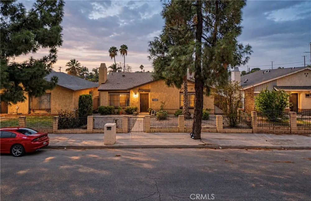 11332 Strathern Sun Valley, CA 91352