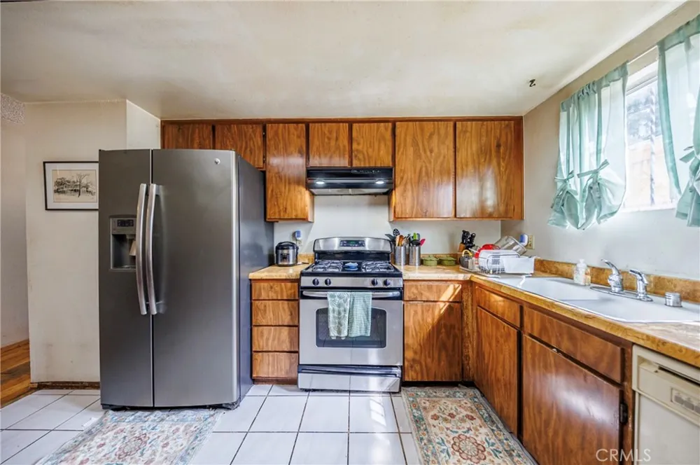 11332 Strathern Sun Valley, CA 91352