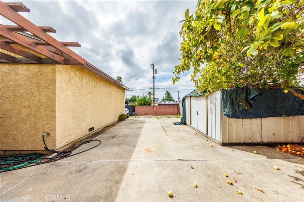 11332 Strathern Sun Valley, CA 91352