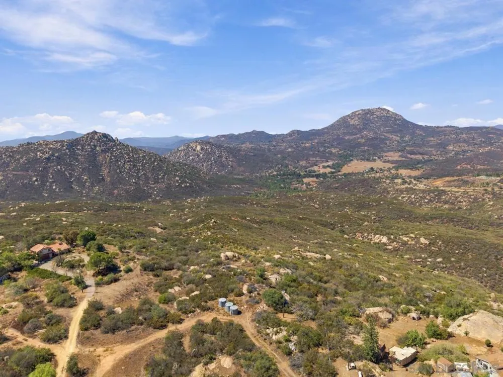 2096 Via Laura Jamul, CA 91935