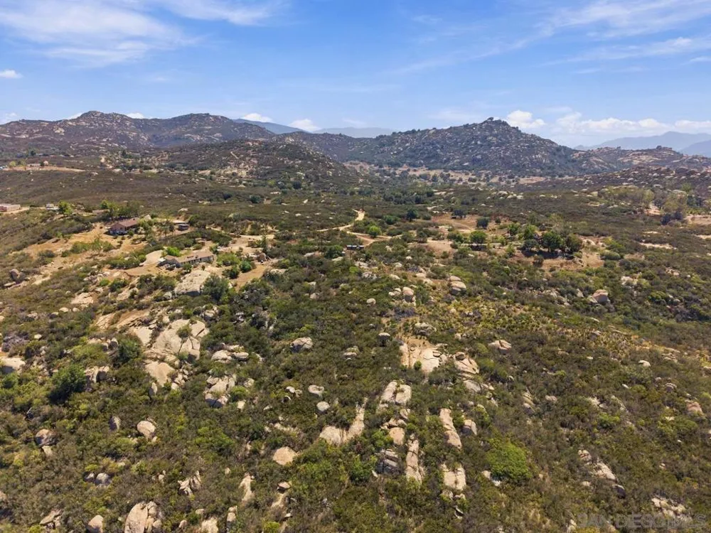 2096 Via Laura Jamul, CA 91935