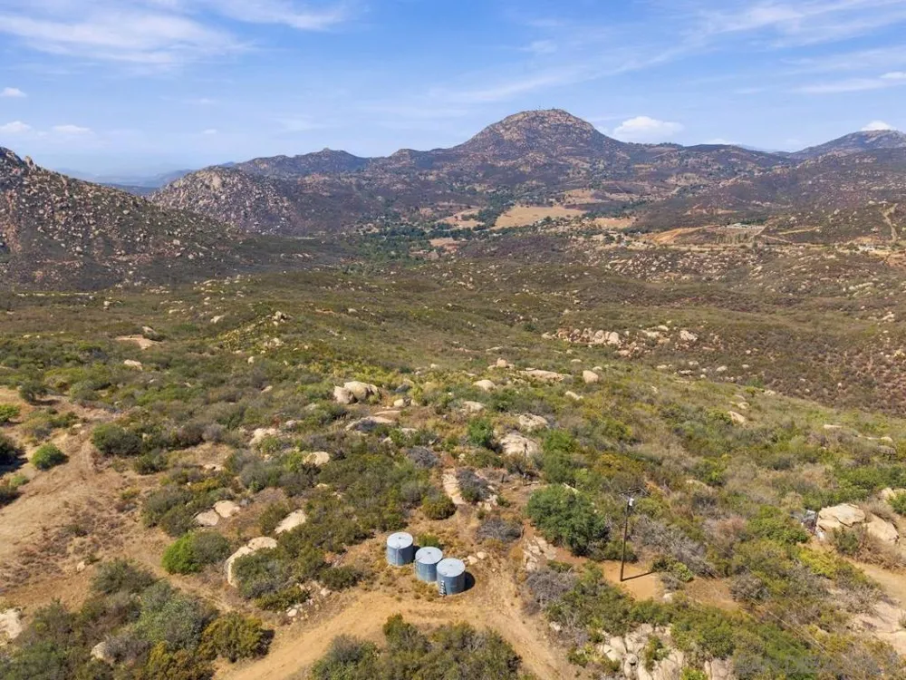 2096 Via Laura Jamul, CA 91935