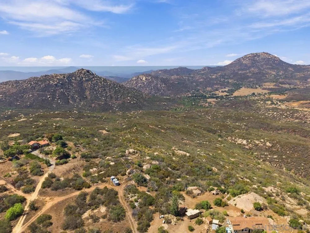 2096 Via Laura Jamul, CA 91935