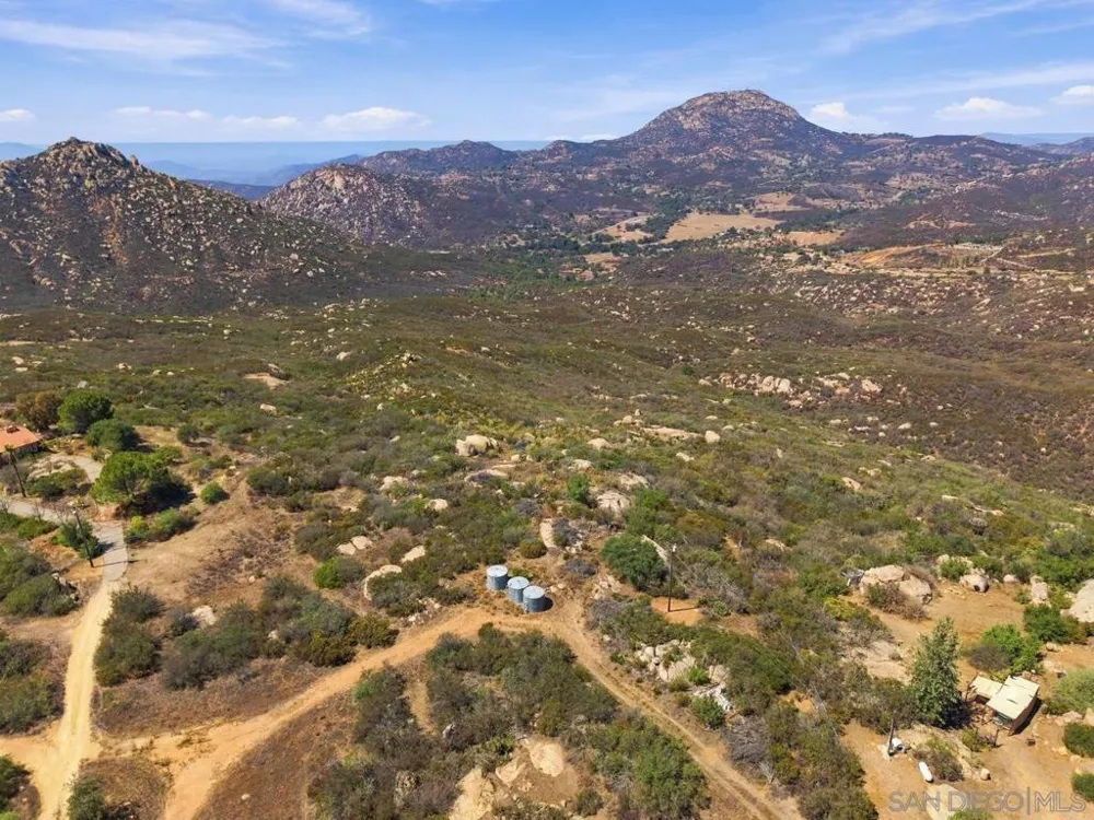 2096 Via Laura Jamul, CA 91935