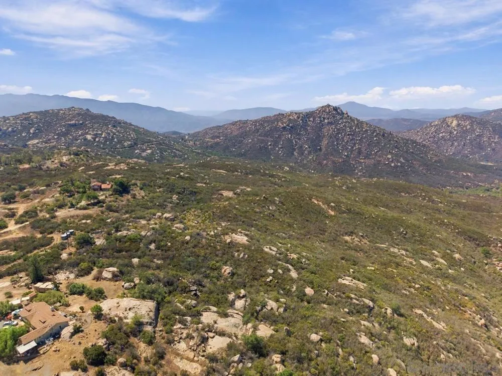 2096 Via Laura Jamul, CA 91935