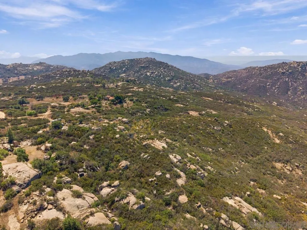 2096 Via Laura Jamul, CA 91935