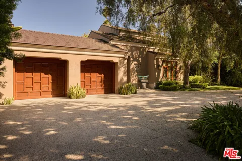 414 Lomond Avenue