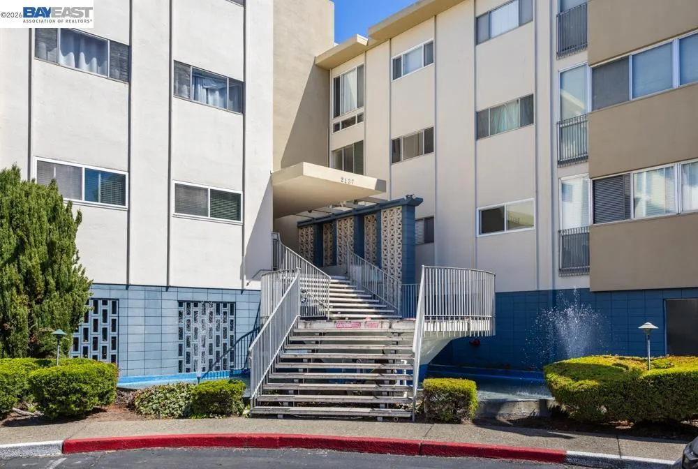 2137 Otis Dr #204 Alameda, CA 94501