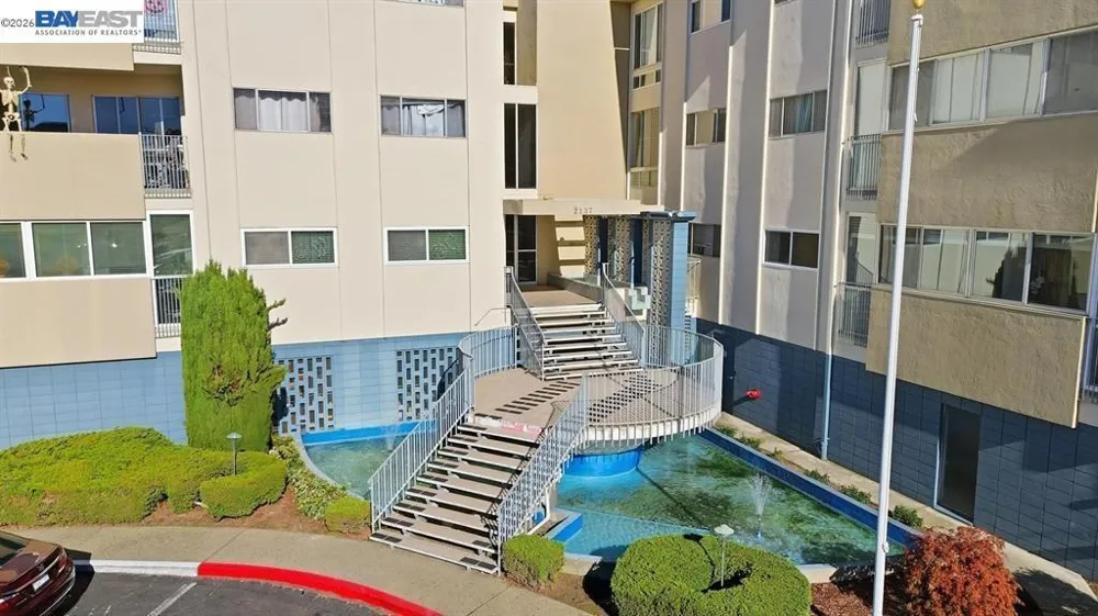 2137 Otis Dr #204 Alameda, CA 94501