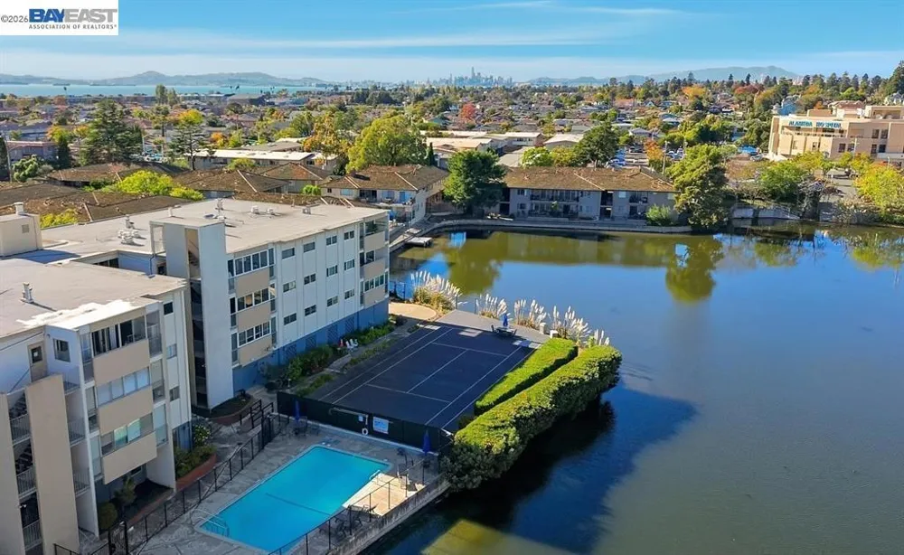 2137 Otis Dr #204 Alameda, CA 94501