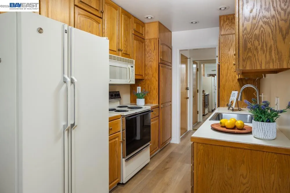 2137 Otis Dr #204 Alameda, CA 94501