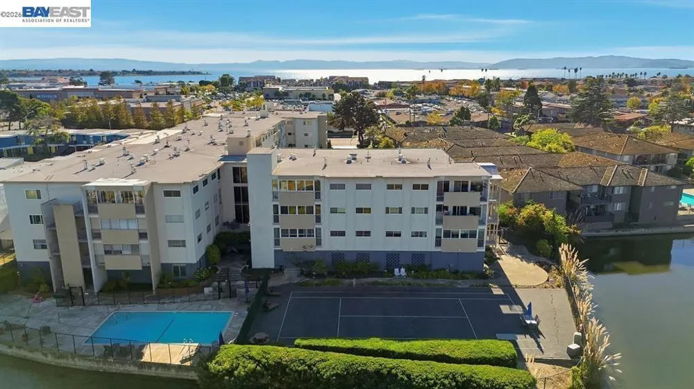 2137 Otis Dr #204 Alameda, CA 94501