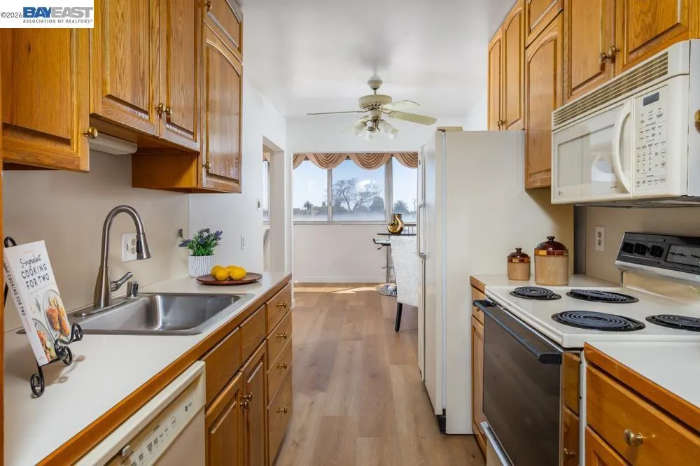 2137 Otis Dr #204 Alameda, CA 94501