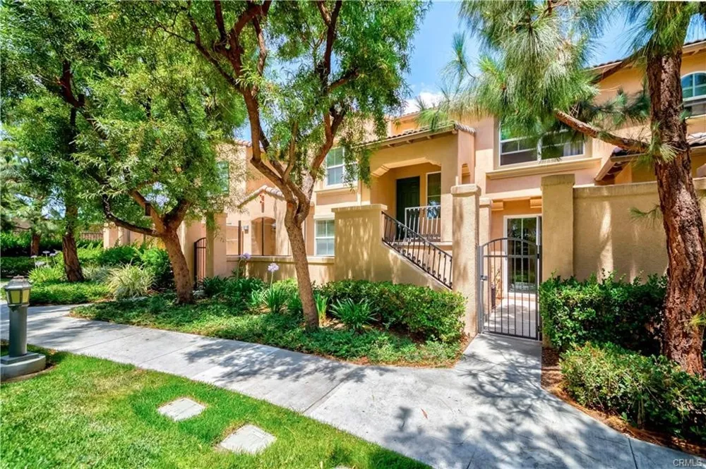 36 Trailing Vine Irvine, CA 92602