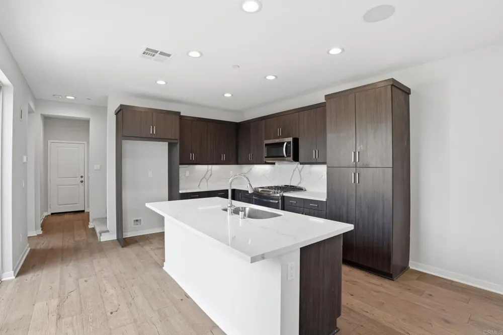 951 Camino Aldea Chula Vista, CA 91913