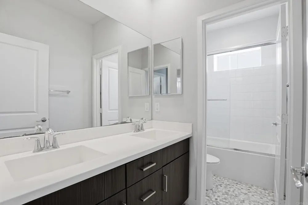 951 Camino Aldea Chula Vista, CA 91913