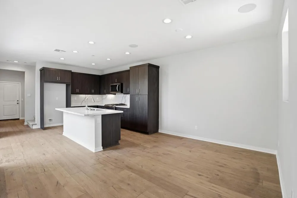 951 Camino Aldea Chula Vista, CA 91913