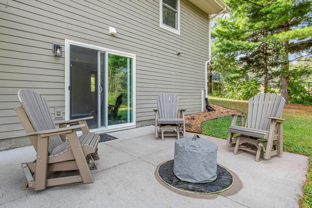 1355 Eide Circle Arden Hills, MN 55112