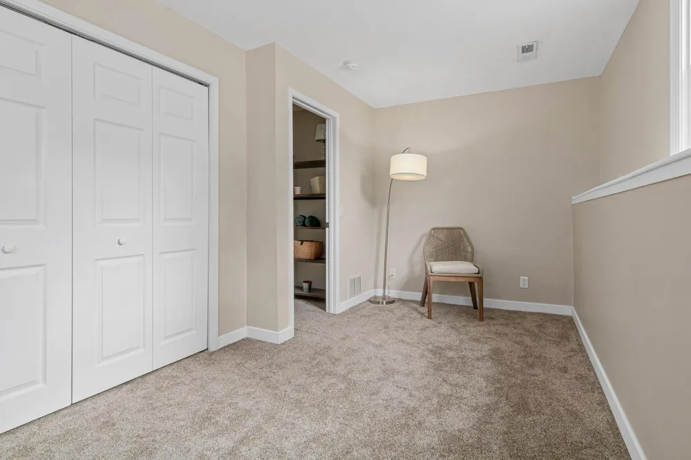 1355 Eide Circle Arden Hills, MN 55112
