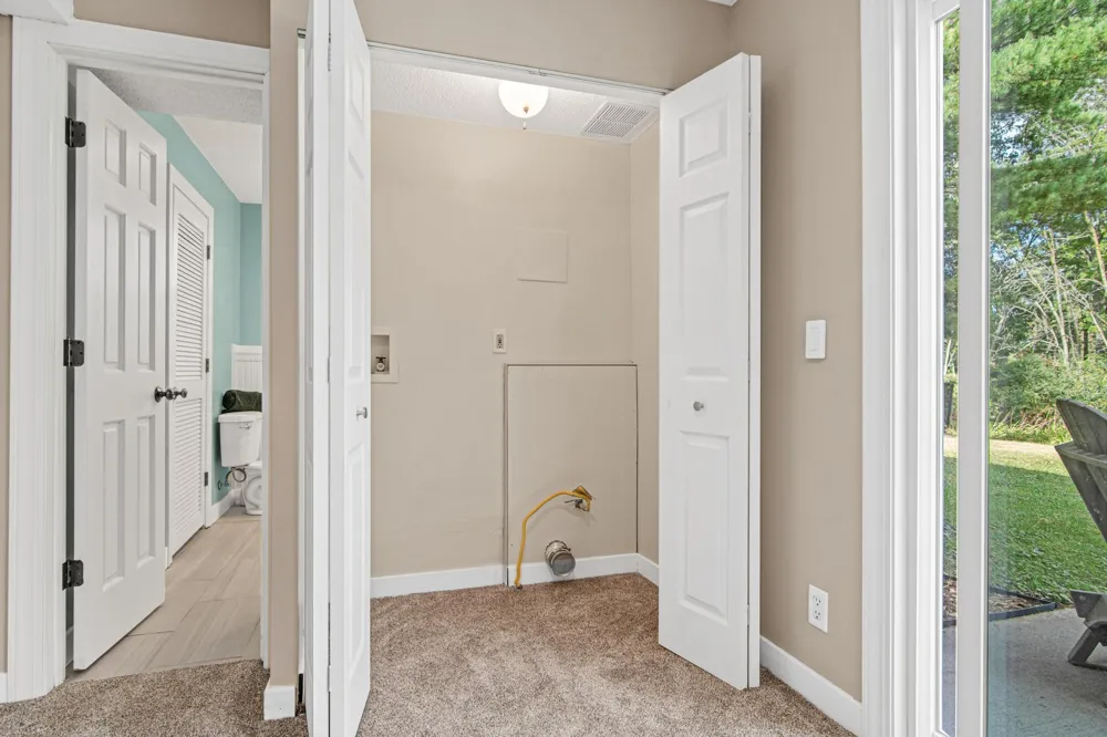 1355 Eide Circle Arden Hills, MN 55112