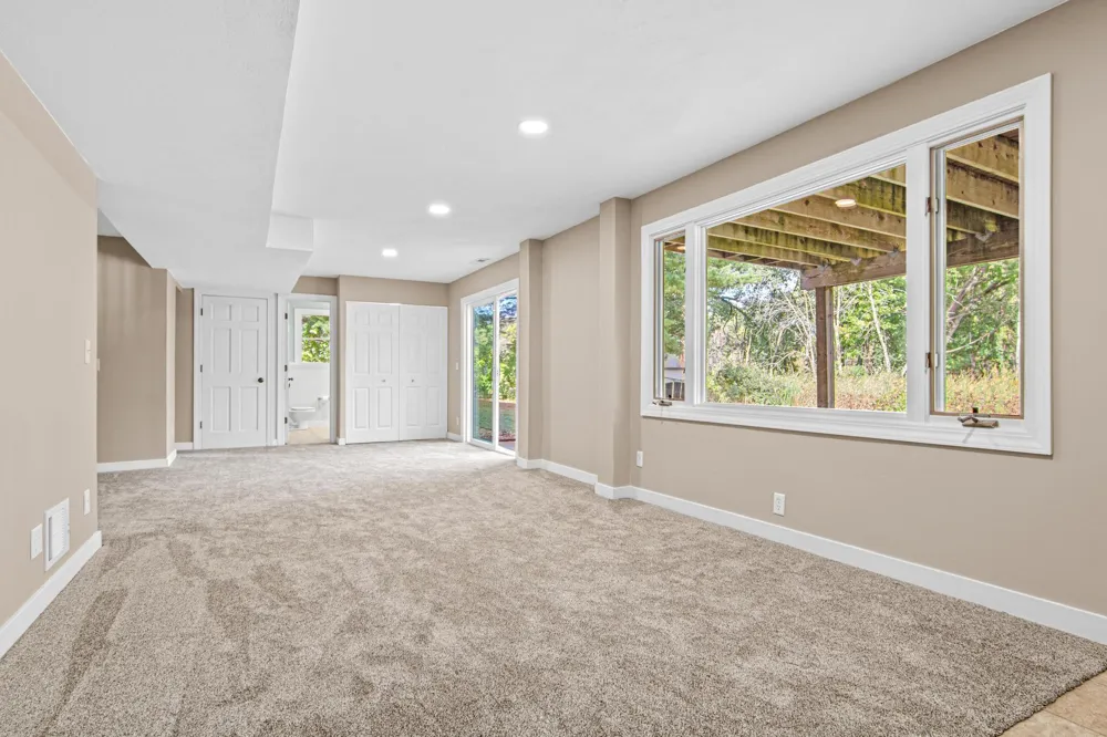 1355 Eide Circle Arden Hills, MN 55112