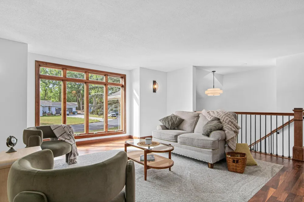 1355 Eide Circle Arden Hills, MN 55112