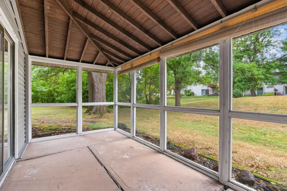 4135 Shirlee Lane S Shoreview, MN 55126