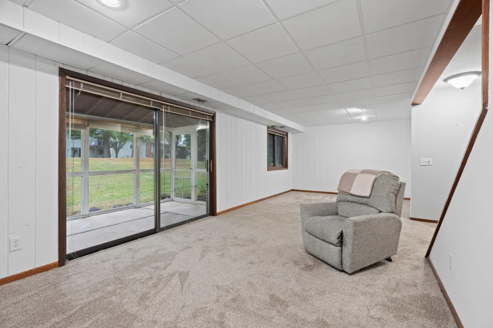 4135 Shirlee Lane S Shoreview, MN 55126