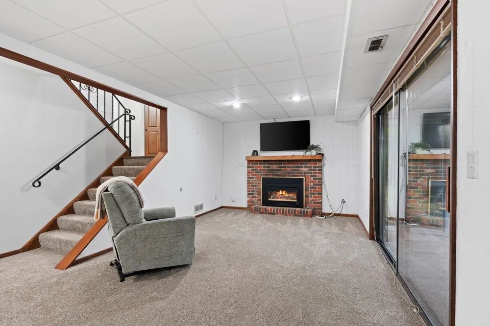 4135 Shirlee Lane S Shoreview, MN 55126