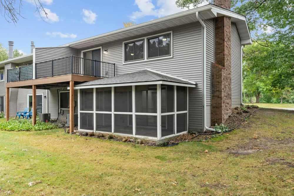 4135 Shirlee Lane S Shoreview, MN 55126