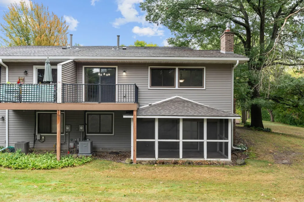 4135 Shirlee Lane S Shoreview, MN 55126