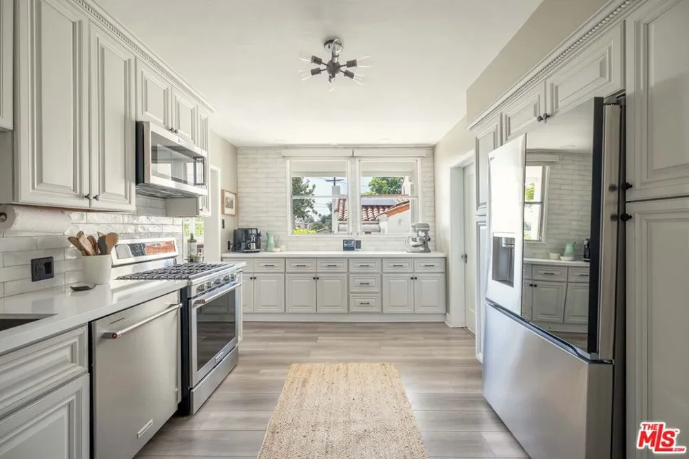 1917 Eden Avenue Glendale, CA 91206