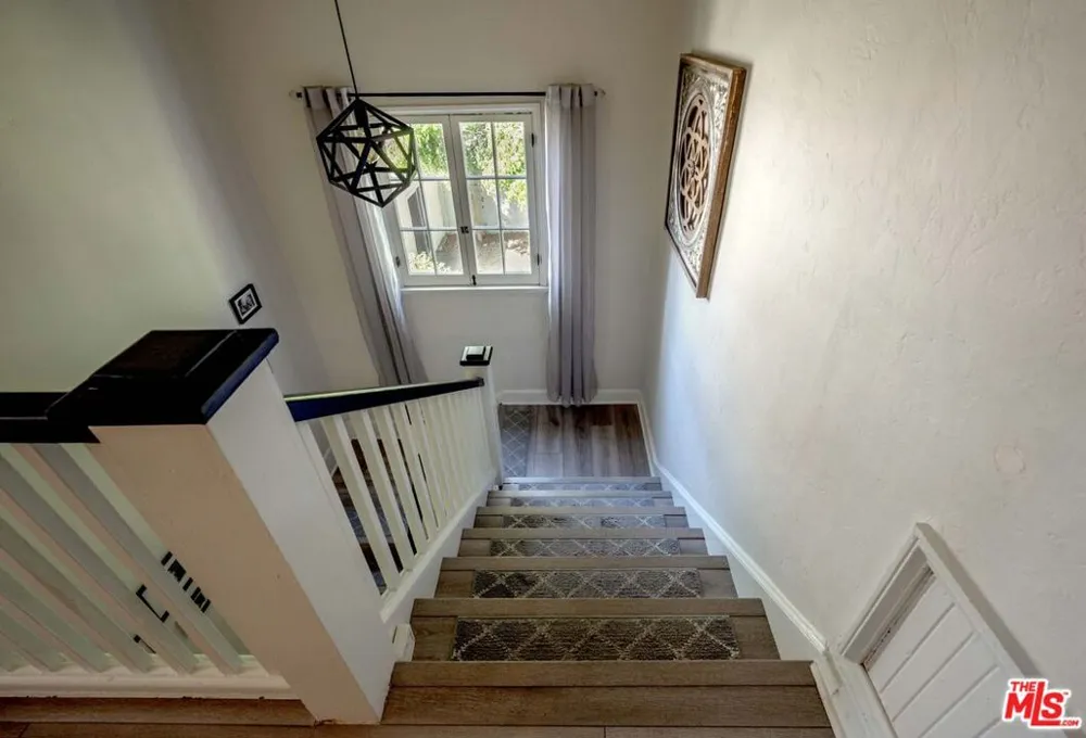 1917 Eden Avenue Glendale, CA 91206
