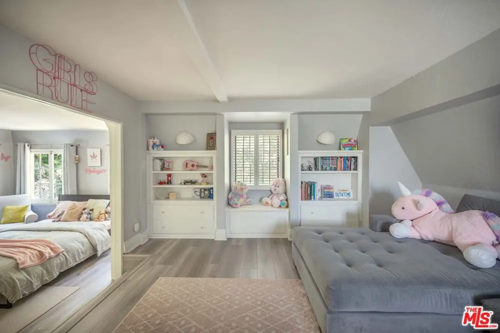 1917 Eden Avenue Glendale, CA 91206