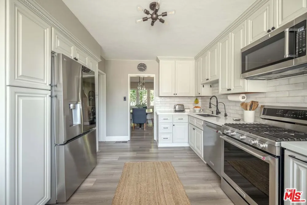 1917 Eden Avenue Glendale, CA 91206
