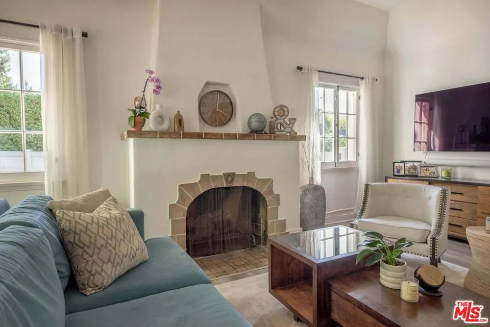 1917 Eden Avenue Glendale, CA 91206